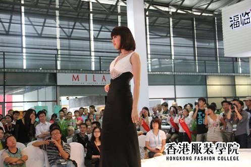 模特真人禮服走秀再現義烏展館