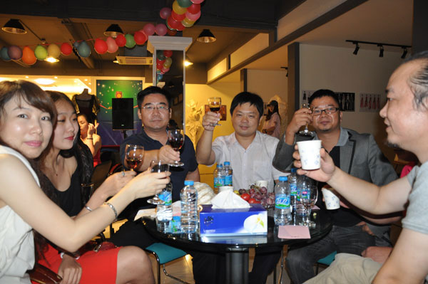 香港服裝學(xué)院2012“迎中秋 慶國慶”時(shí)尚party精彩上演