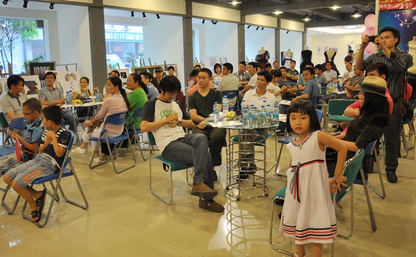 2012年深圳市服裝紙樣設(shè)計(jì)師交流盛會(huì)召開