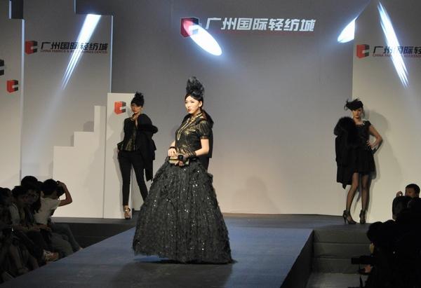 香港服裝學(xué)院學(xué)子勇奪2013廣東大學(xué)生優(yōu)秀服裝設(shè)計(jì)大賽銀獎(jiǎng)