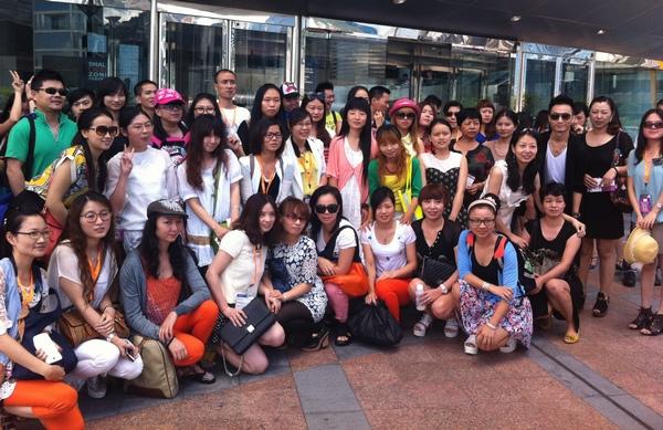 香港服裝學(xué)院組織學(xué)員參觀第20屆香港時(shí)裝節(jié)展會(huì)