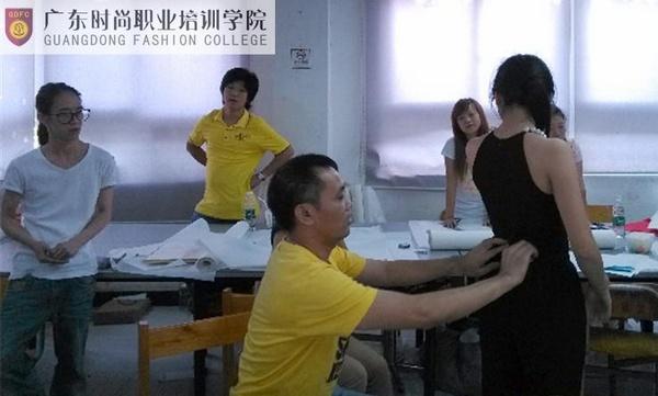 緊扣市場(chǎng) 真實(shí)模擬 高級(jí)紙樣實(shí)戰(zhàn)班受追捧