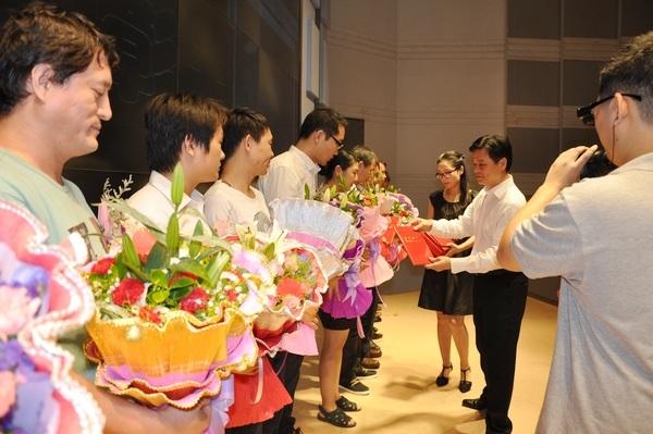 香港服裝學院隆重舉行2013教師節(jié)聯(lián)歡晚會