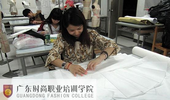 業(yè)余時(shí)間忙充電 廣東時(shí)尚職業(yè)培訓(xùn)學(xué)院筑夢(mèng)起航