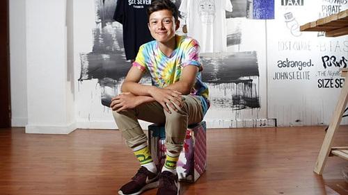 14歲少年創(chuàng)建服裝品牌企業(yè) 出售原創(chuàng)T恤時裝