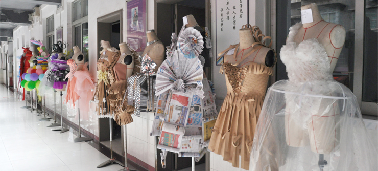 香港服裝學(xué)院舉行服裝創(chuàng)意設(shè)計(jì)作品展覽