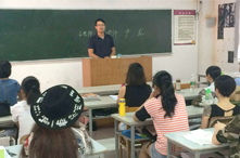 香港服裝學(xué)院廣東時尚學(xué)院舉行服裝設(shè)計(jì)專業(yè)新生開學(xué)典禮