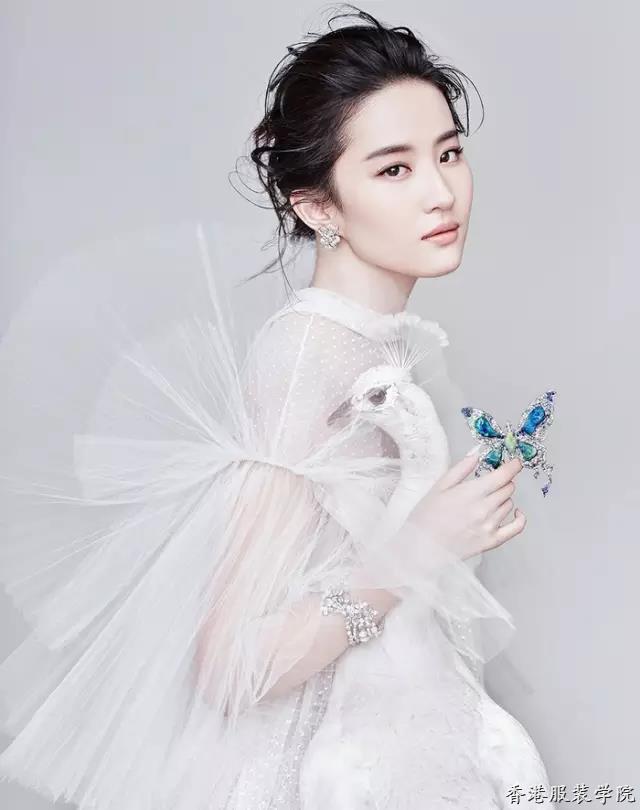 劉亦菲教你,，如何才能穿出“天仙”氣質(zhì),？(圖3)