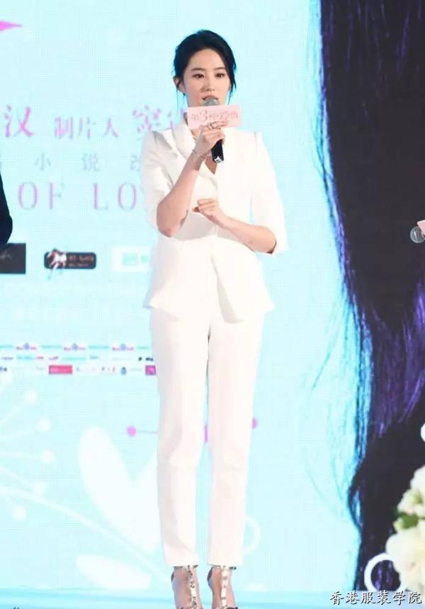 劉亦菲教你,，如何才能穿出“天仙”氣質(zhì),？(圖20)