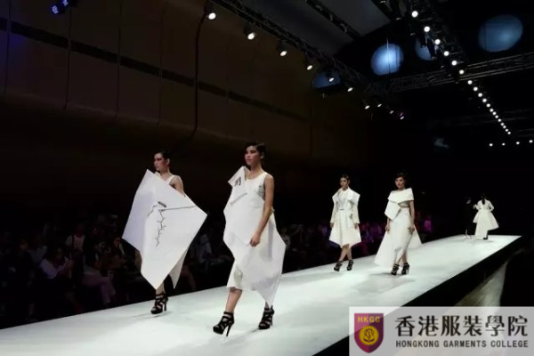 2016中國(guó)(廣東)大學(xué)生時(shí)裝周：廣東女子職業(yè)技術(shù)學(xué)院服裝設(shè)計(jì)畢業(yè)作品展演