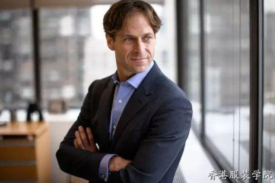 50歲,離過兩次婚,帶著三個(gè)娃,她卻娶了LV總裁!