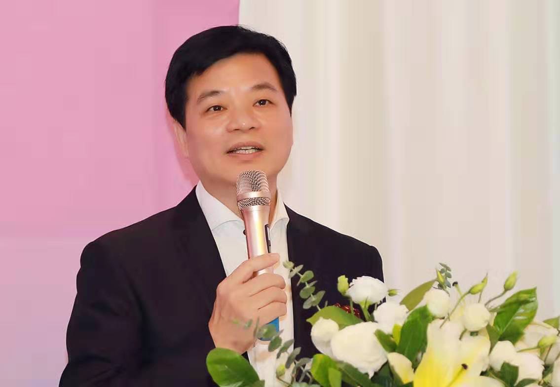 周世康：致力打造國(guó)際示范服裝院校